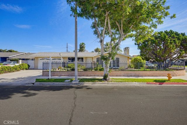 1934 S Robert Lane, Anaheim, CA 92802