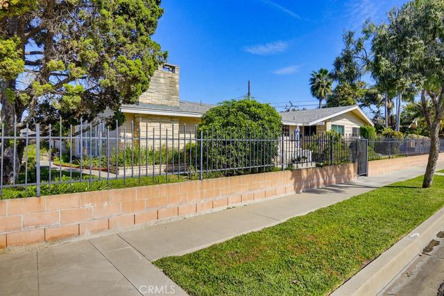 1934 S Robert Lane, Anaheim, CA 92802