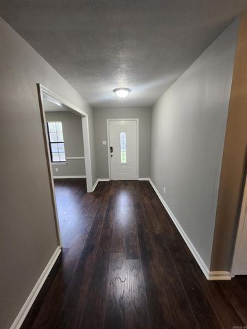 7000 Northlake Drive, Jacksonville, AR 72076