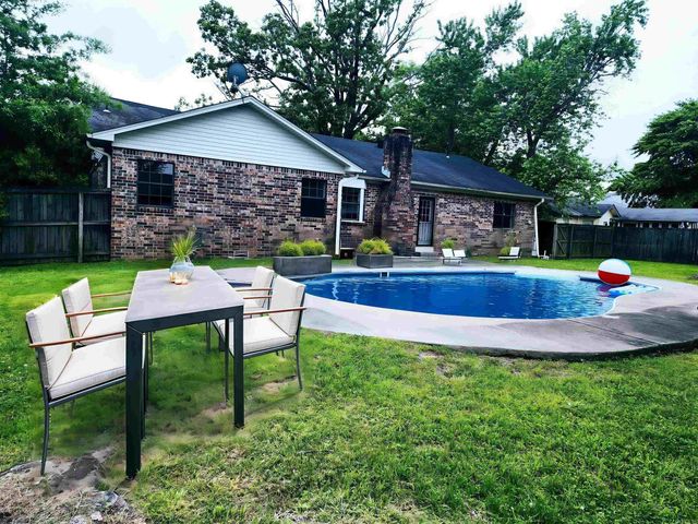 7000 Northlake Drive, Jacksonville, AR 72076