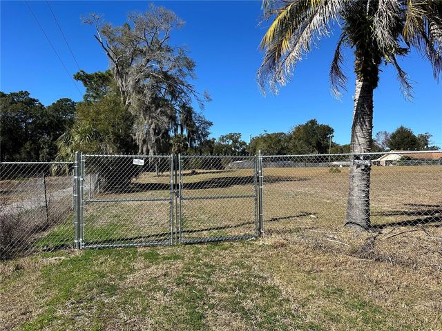 750 N WEKIWA SPRINGS ROAD, Apopka, FL 32712