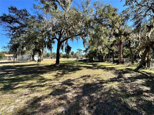 750 N WEKIWA SPRINGS ROAD, Apopka, FL 32712