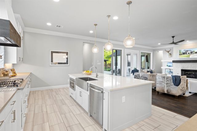 1125 Whisper Willows Drive, Fort Worth, TX 76052