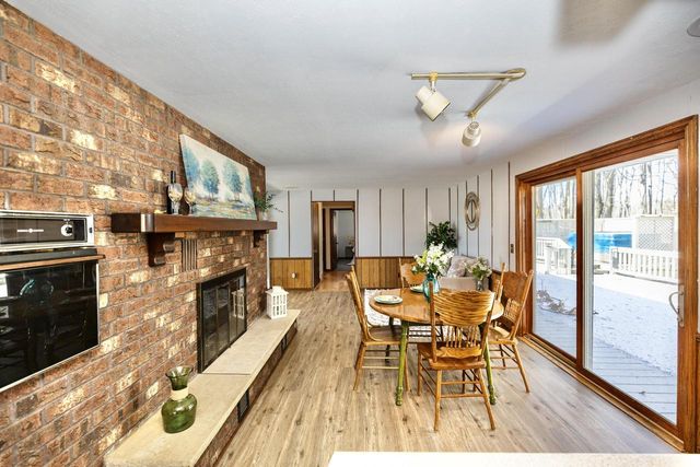 772 Brookwood CIRCLE, Hobart, WI 54155