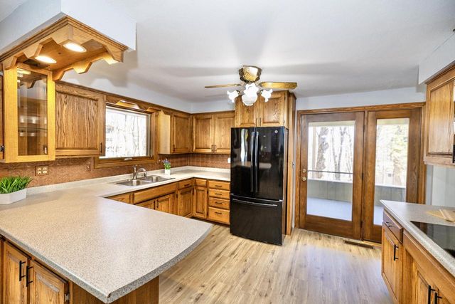 772 Brookwood CIRCLE, Hobart, WI 54155