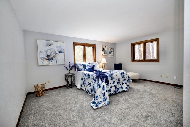 772 Brookwood CIRCLE, Hobart, WI 54155