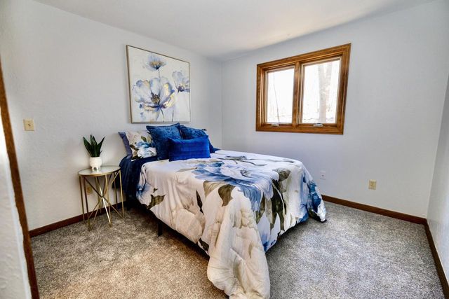 772 Brookwood CIRCLE, Hobart, WI 54155