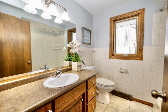 772 Brookwood CIRCLE, Hobart, WI 54155