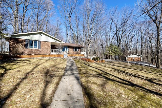 772 Brookwood CIRCLE, Hobart, WI 54155