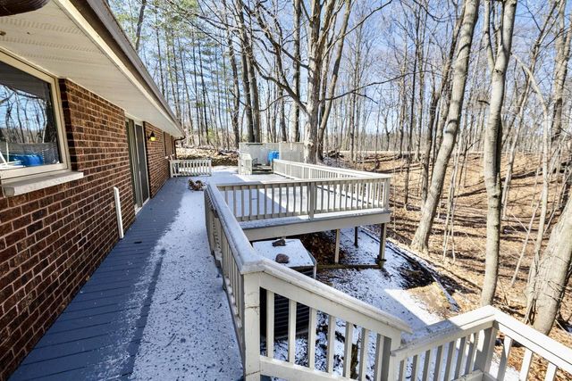 772 Brookwood CIRCLE, Hobart, WI 54155