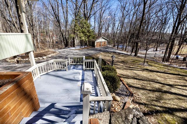 772 Brookwood CIRCLE, Hobart, WI 54155