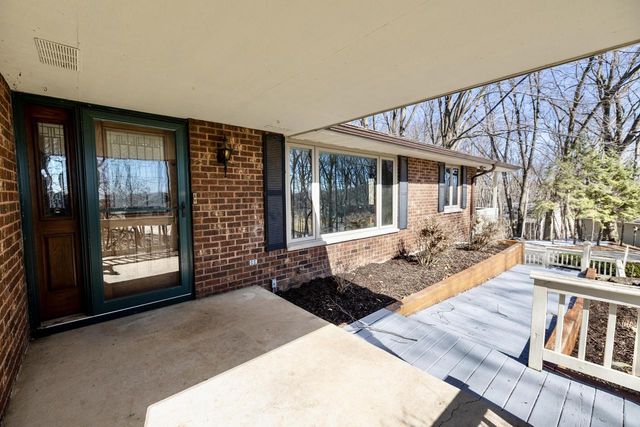 772 Brookwood CIRCLE, Hobart, WI 54155