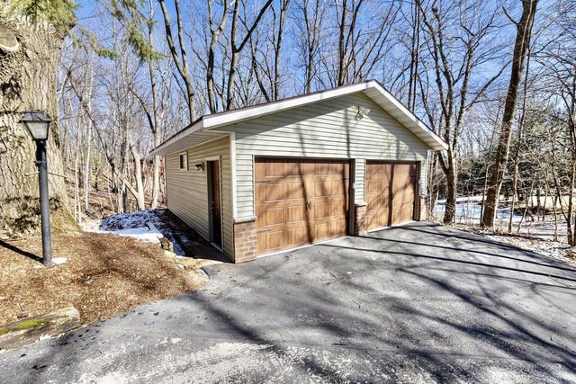 772 Brookwood CIRCLE, Hobart, WI 54155