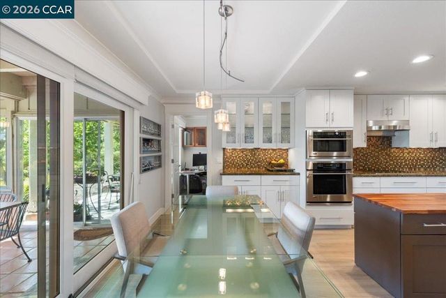 2100 Skycrest Dr 12, Walnut Creek, CA 94595