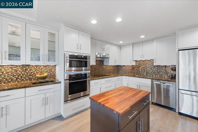 2100 Skycrest Dr 12, Walnut Creek, CA 94595