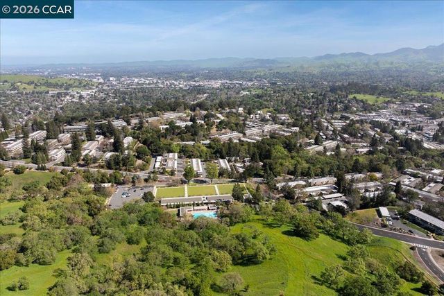 2100 Skycrest Dr 12, Walnut Creek, CA 94595