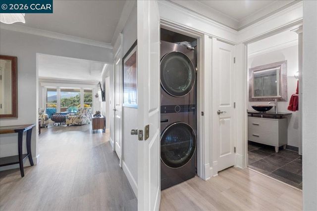 2100 Skycrest Dr 12, Walnut Creek, CA 94595