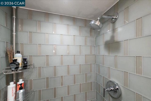 2100 Skycrest Dr 12, Walnut Creek, CA 94595