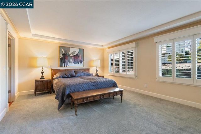 2100 Skycrest Dr 12, Walnut Creek, CA 94595