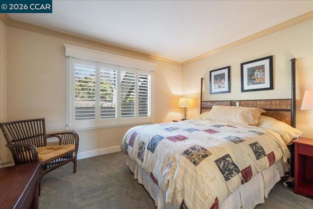 2100 Skycrest Dr 12, Walnut Creek, CA 94595