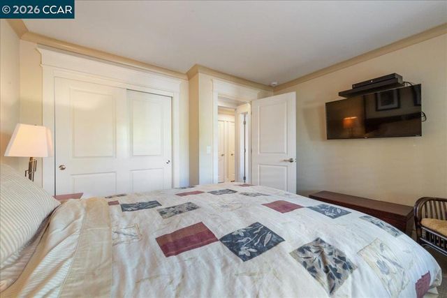 2100 Skycrest Dr 12, Walnut Creek, CA 94595