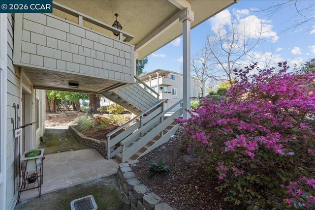 2100 Skycrest Dr 12, Walnut Creek, CA 94595
