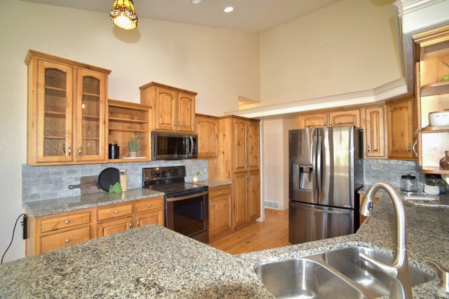 2320 E VIEW DR, South Weber, UT 84405
