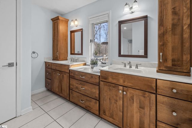 12 Yeoman Lane, Salem, SC 29676