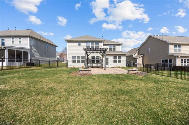 817 Blue Moon Court, Greensboro, NC 27455