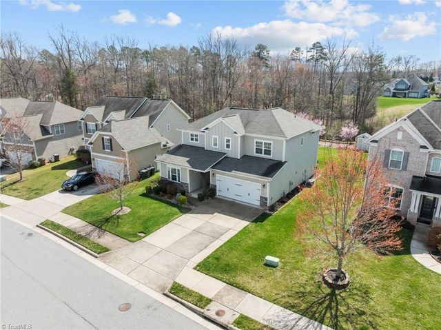 817 Blue Moon Court, Greensboro, NC 27455