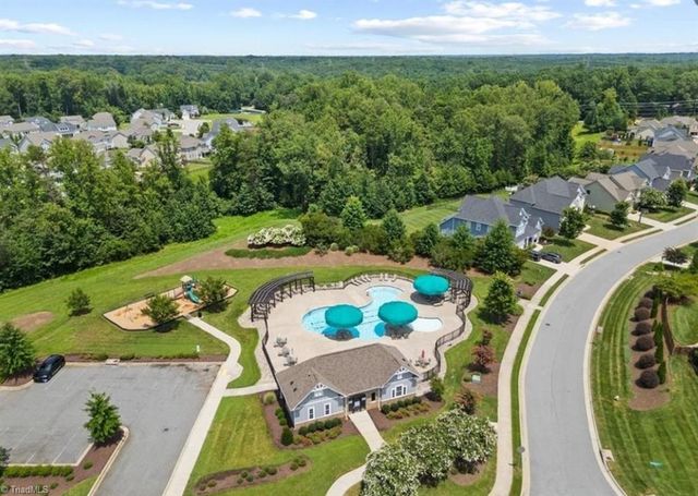 817 Blue Moon Court, Greensboro, NC 27455