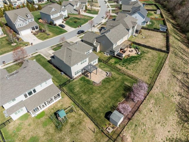 817 Blue Moon Court, Greensboro, NC 27455