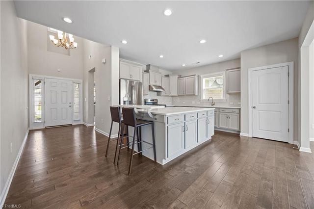 817 Blue Moon Court, Greensboro, NC 27455