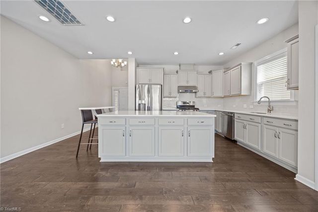 817 Blue Moon Court, Greensboro, NC 27455