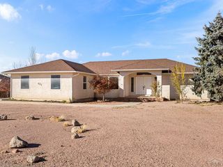 421 W Littler Dr, Pueblo West, CO 81007