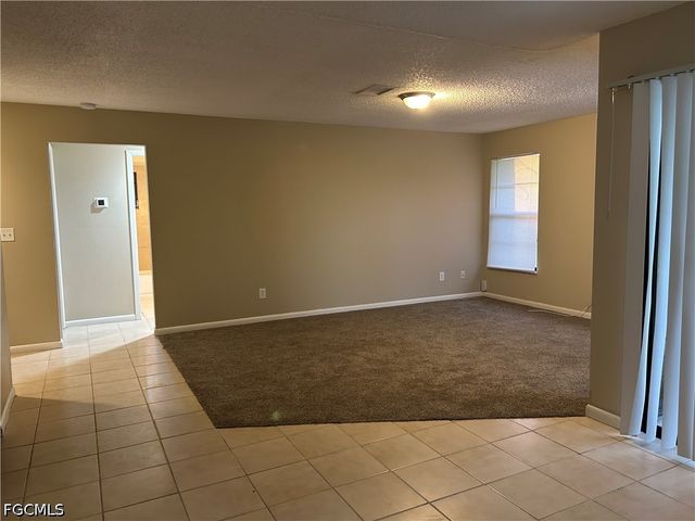 405 SW 43rd LN, Cape Coral, FL 33914