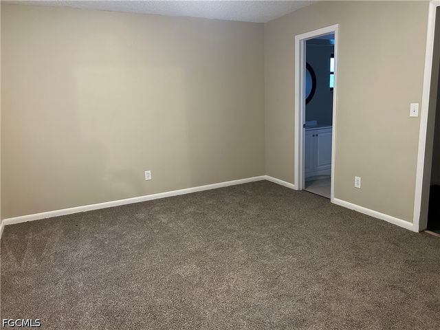 405 SW 43rd LN, Cape Coral, FL 33914