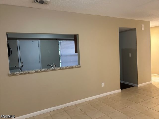 405 SW 43rd LN, Cape Coral, FL 33914