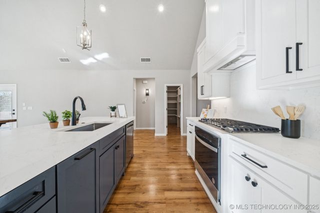 2078 E 138th Street S, Bixby, OK 74008