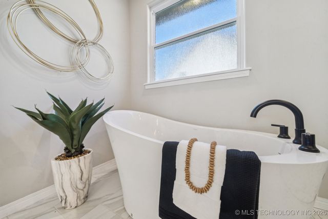 2078 E 138th Street S, Bixby, OK 74008