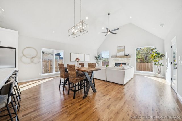 2078 E 138th Street S, Bixby, OK 74008