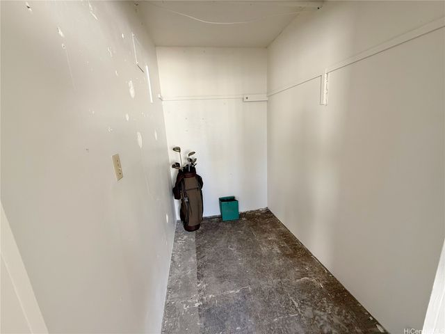 425 Ena Road 5D, Honolulu, HI 96815