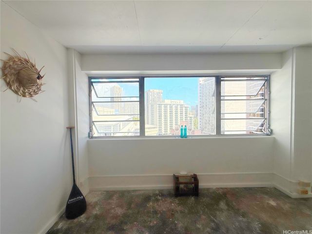 425 Ena Road 5D, Honolulu, HI 96815