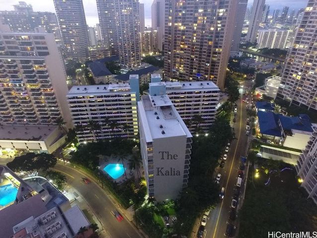 425 Ena Road 5D, Honolulu, HI 96815