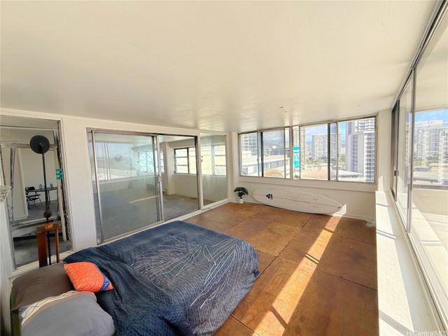 425 Ena Road 5D, Honolulu, HI 96815