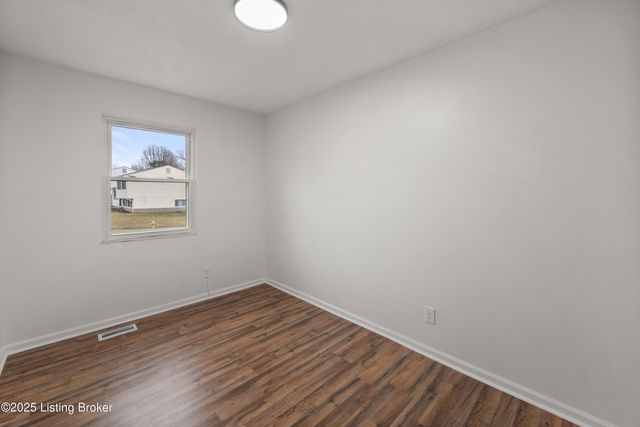 5408 Sprigwood Ln, Louisville, KY 40291