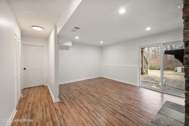 5408 Sprigwood Ln, Louisville, KY 40291