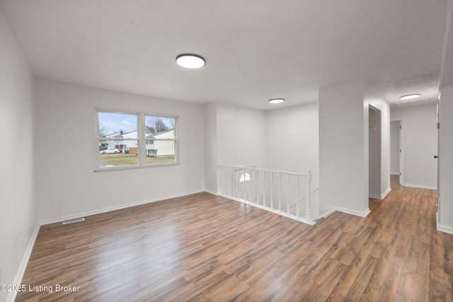 5408 Sprigwood Ln, Louisville, KY 40291