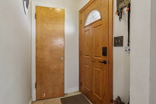 3940 N Paris Avenue, Chicago, IL 60634