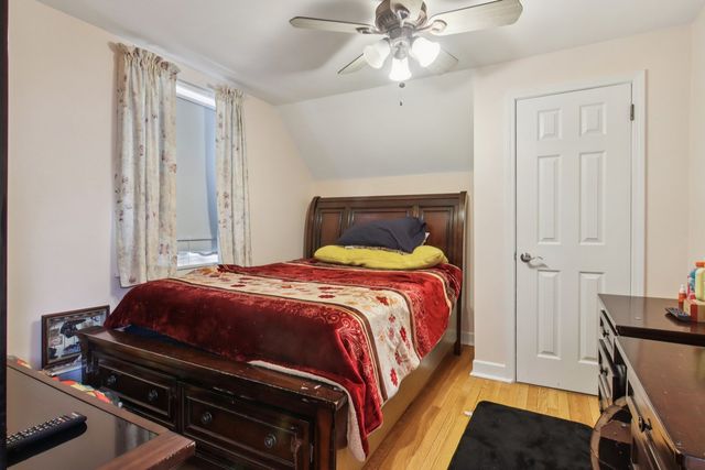 3940 N Paris Avenue, Chicago, IL 60634